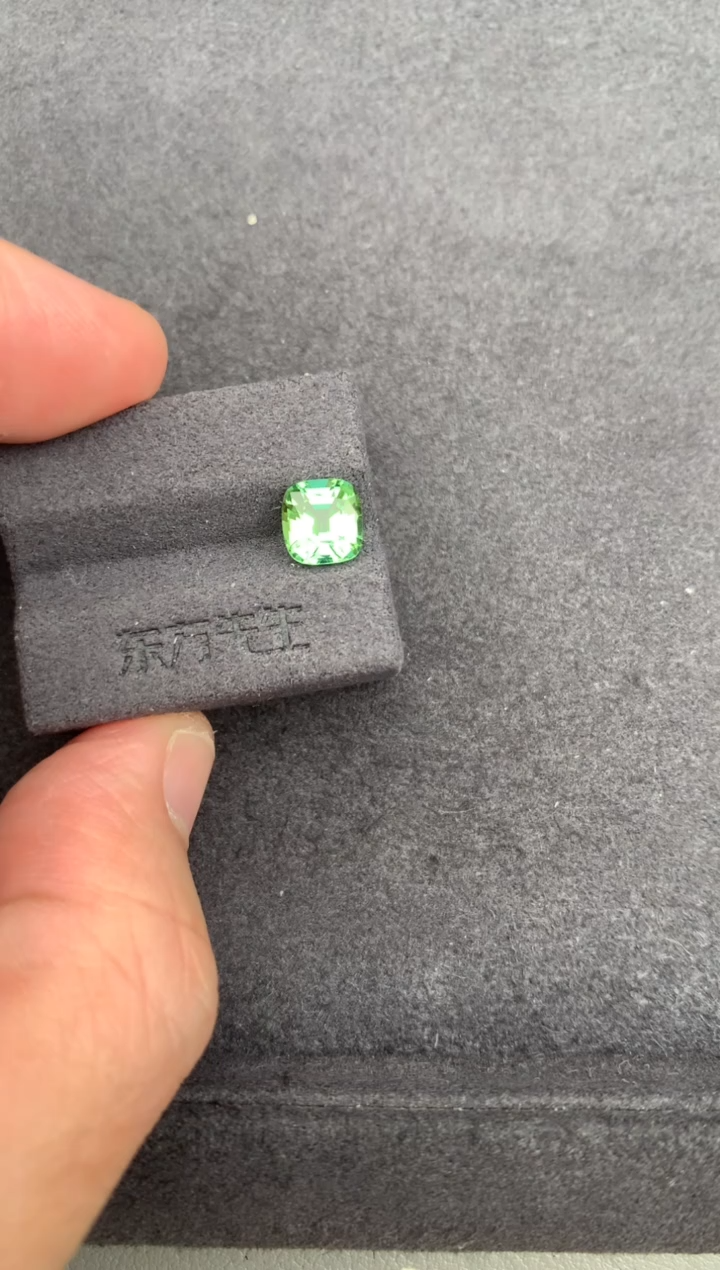 未镶嵌珠宝半成品碧玺1.3ct绿碧玺 定制 BE