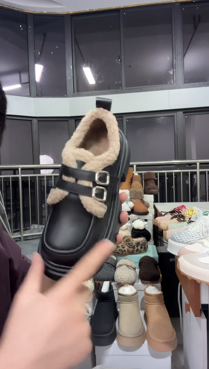 兔****^厚底乐福加绒36码孤品不退没有运费险
