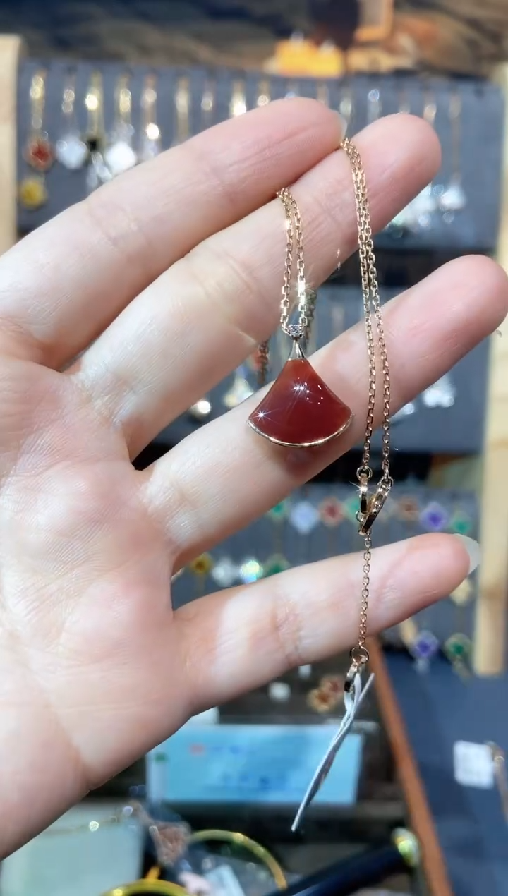 18K金镶嵌套链玛瑙/玉髓玛瑙K玫单钻红裙