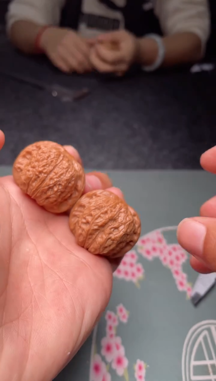 把件文玩核桃a160  血麒麟 37尺