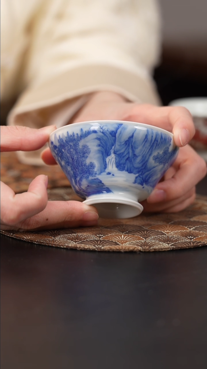 【闪购商品】杯看山柴窑青花山水