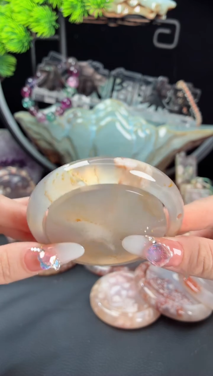 石英质玉手镯（圆镯）未镶嵌59