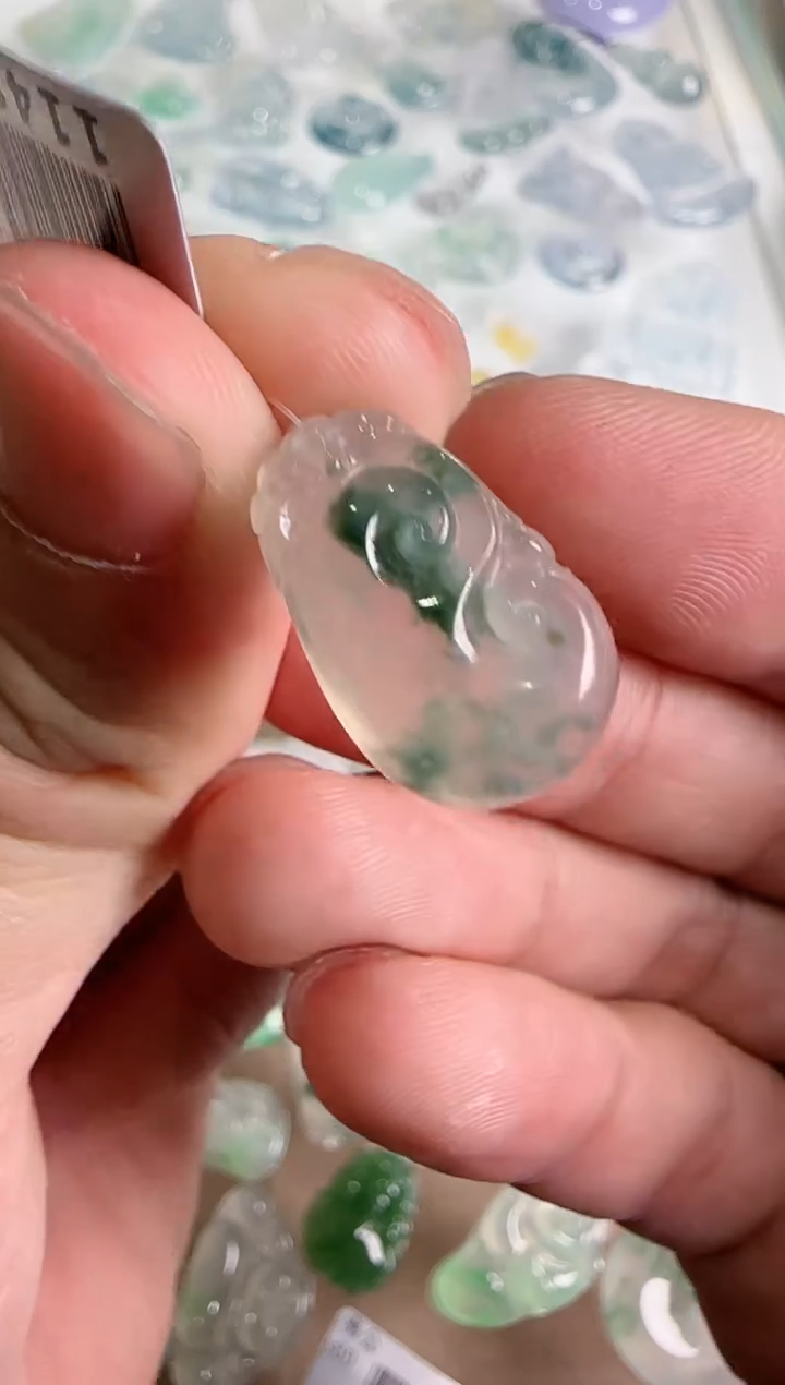 【闪购商品】翡翠吊坠(不含链)未镶嵌··