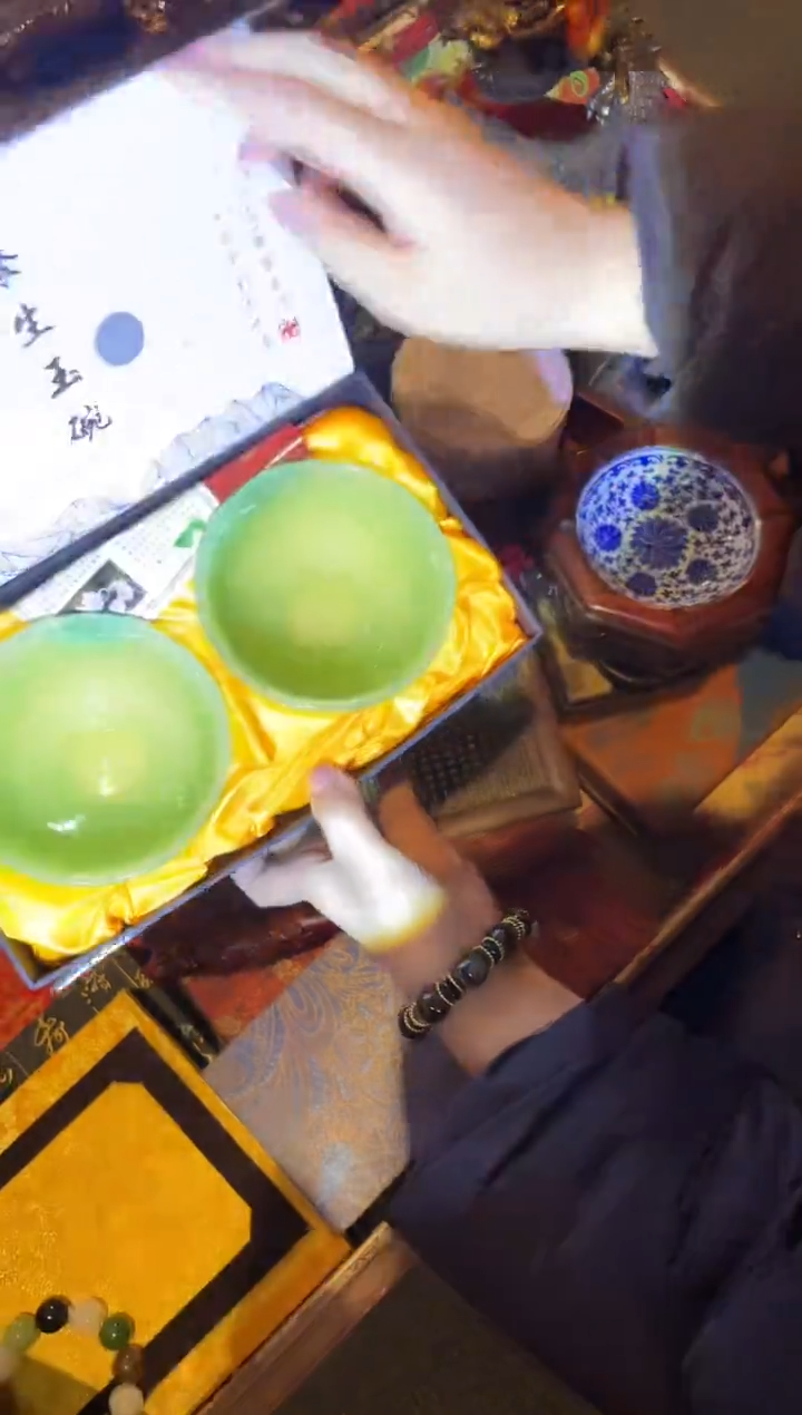 【闪购商品】一一一一一一两个碗