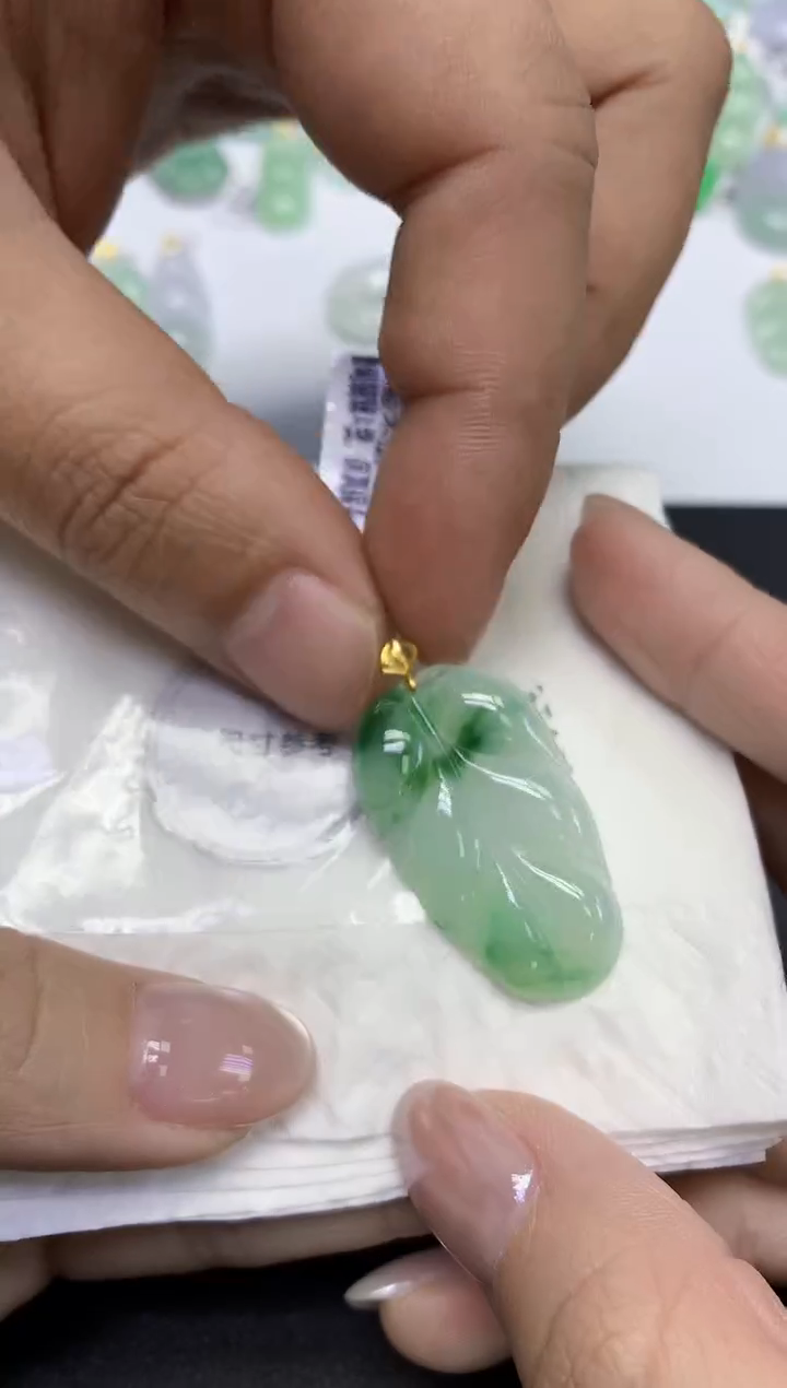 颈饰18K金镶嵌翡翠天然缅甸翡翠A货百元以上9元证书费自理