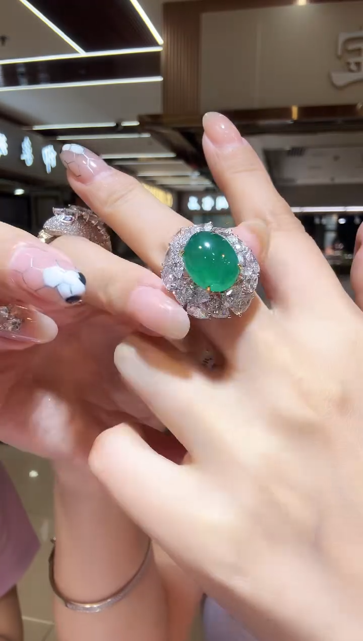 铂Pt950镶嵌戒指祖母绿10.50ct 251013167653