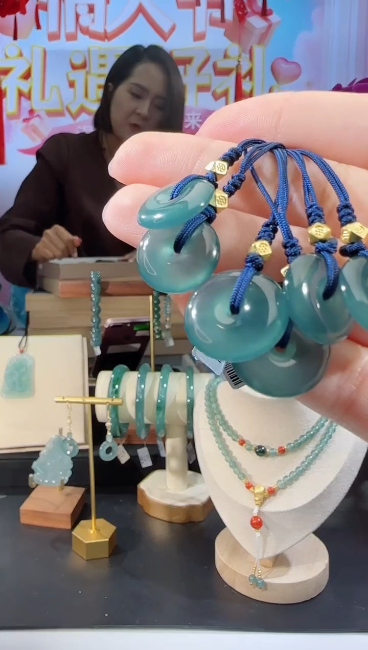 【闪购商品】翡翠吊坠(不含链)未镶嵌平安扣多样性发一