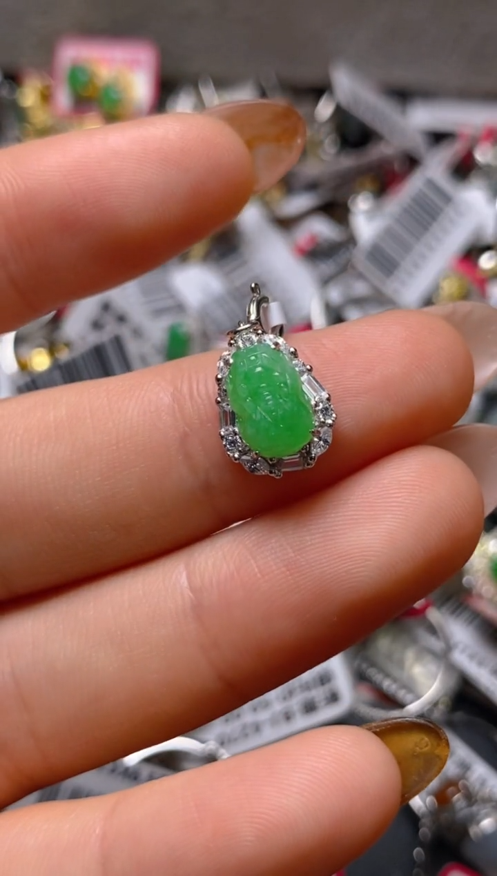 银S925镶嵌戒指翡翠百内无证书