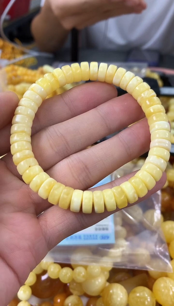 未镶嵌蜜蜡裸石手串