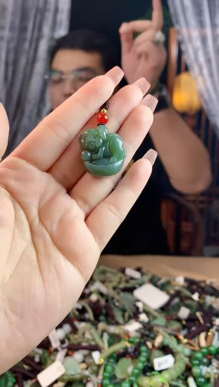 【闪购商品】和田玉挂件未镶嵌多样性发一