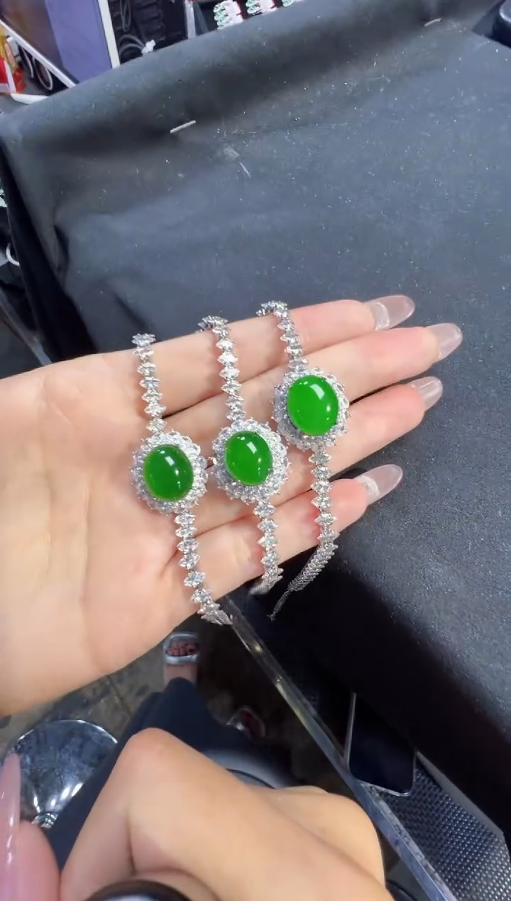 定制翡翠未镶嵌手链商品多样性发货1