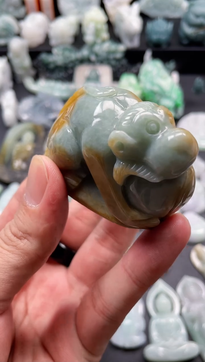 翡翠未镶嵌颈饰J***.天然翡翠a货