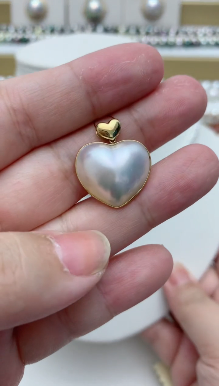 【闪购商品】拼合珍珠（马贝珠）颈饰18K金镶嵌q24 