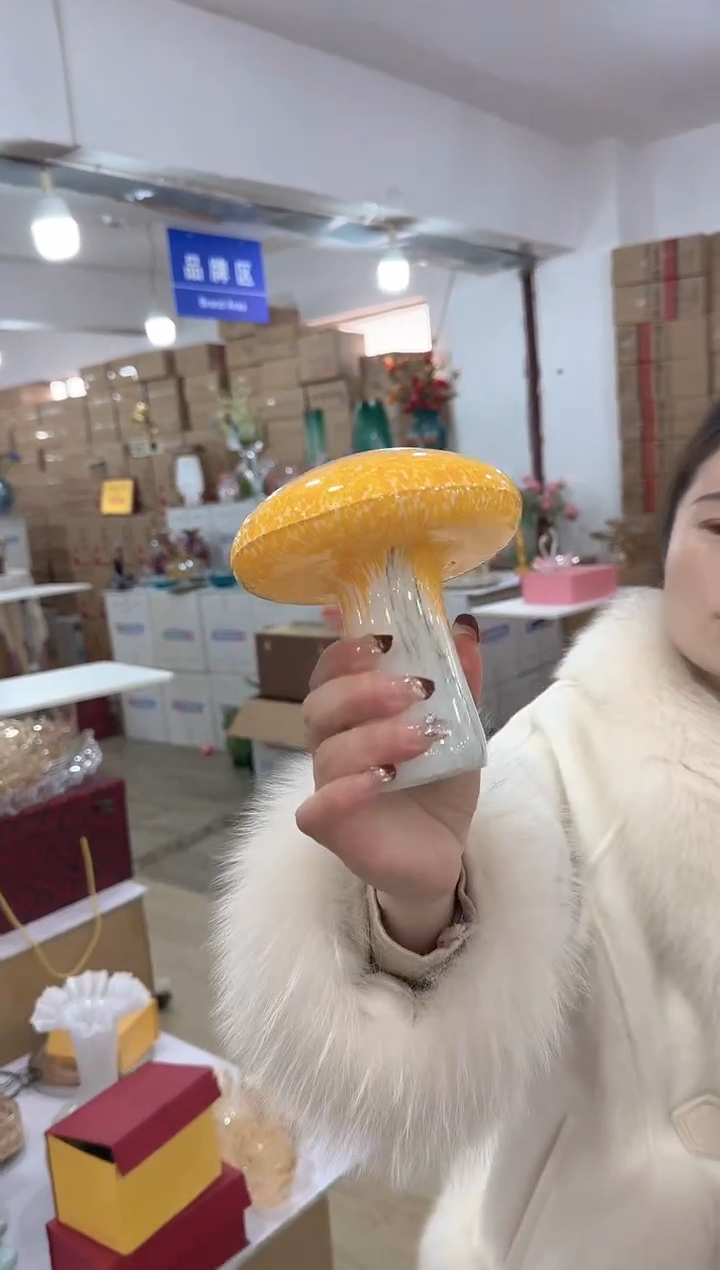 【闪购商品】无铅玻璃迪喜花器-k-早63