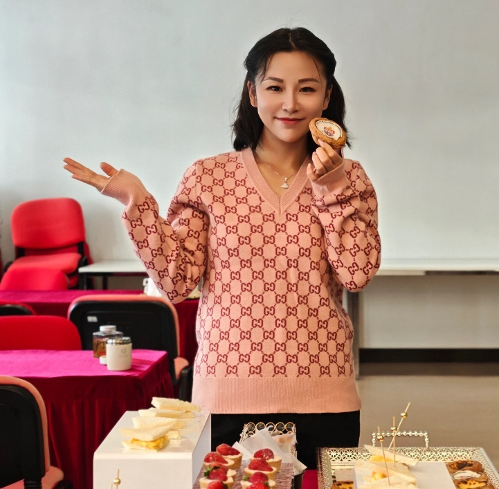 99新 GUCCI/古驰  KW0252  logo提花满印羊毛V领长袖针织衫 XS码 