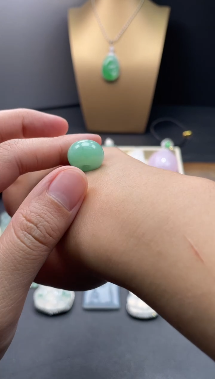 【闪购商品】翡翠颈饰未镶嵌7........