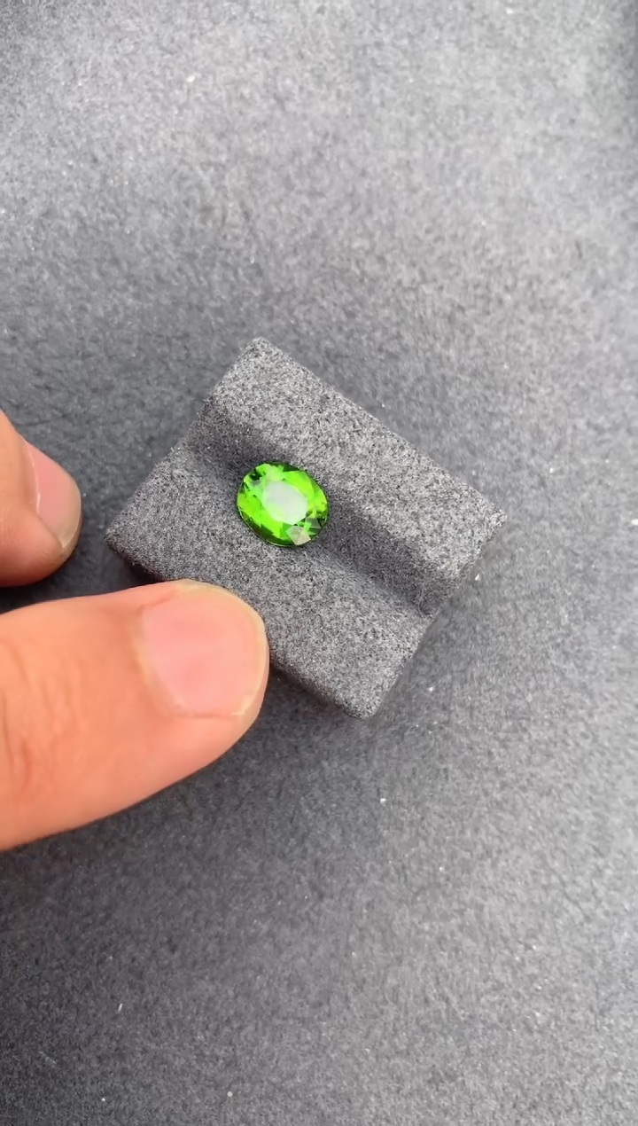 【闪购商品】碧玺裸石未镶嵌1.6ct绿碧玺