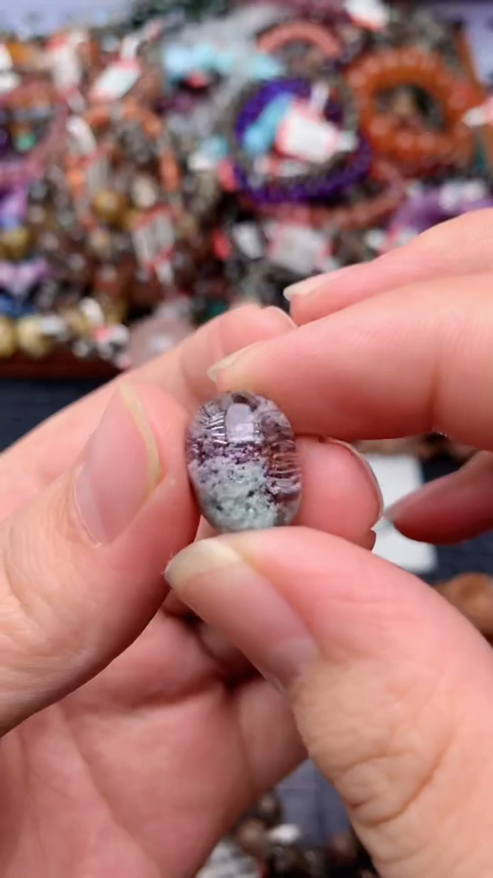 【闪购商品】水晶吊坠(赠链)未镶嵌天然102