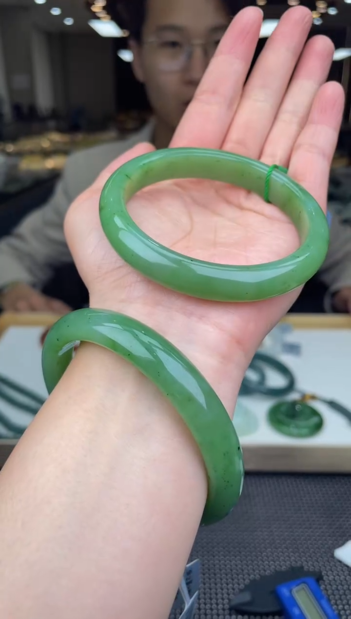 【闪购商品】定制和田玉天然和田玉多样性发其一