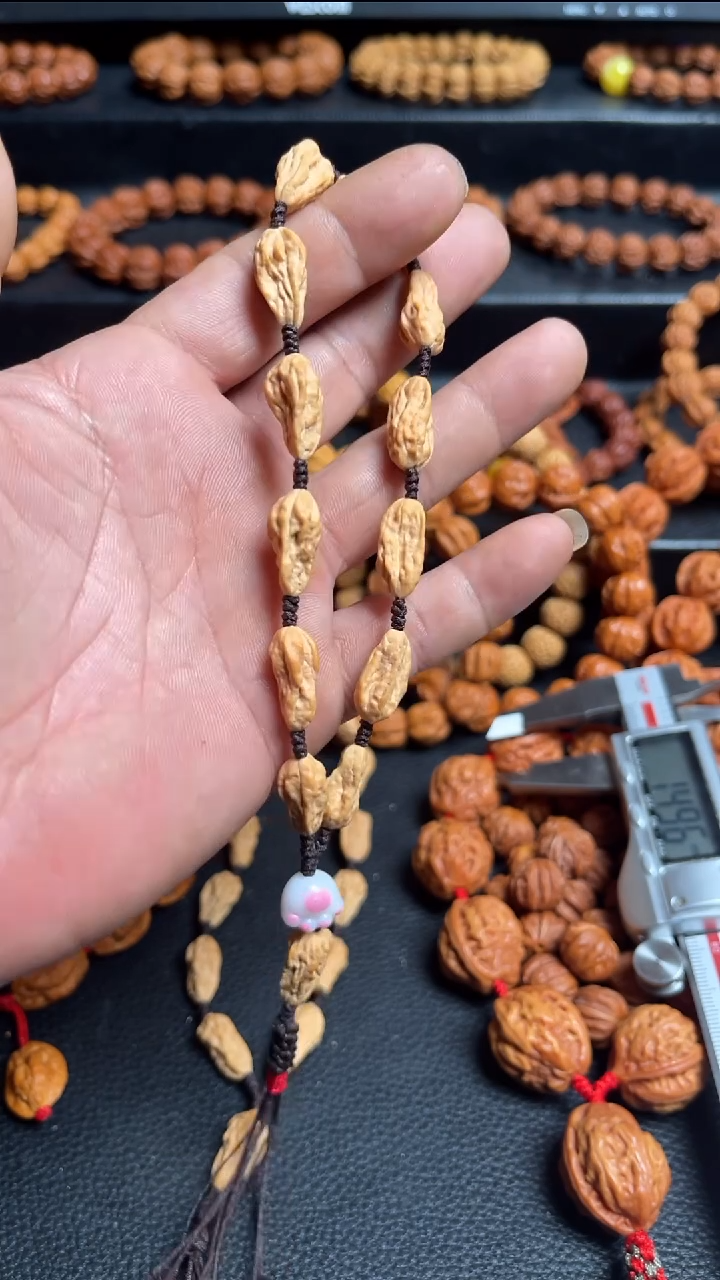 吊坠桃核文玩手串