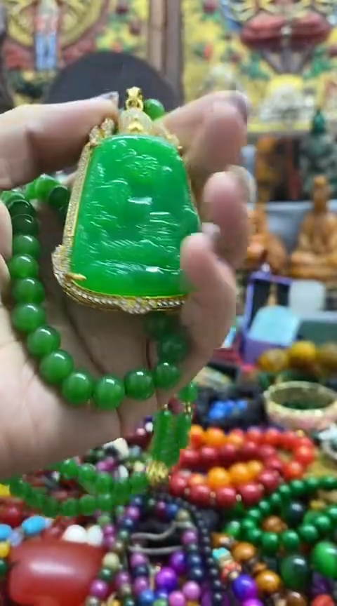 翡翠挂件未镶嵌1              