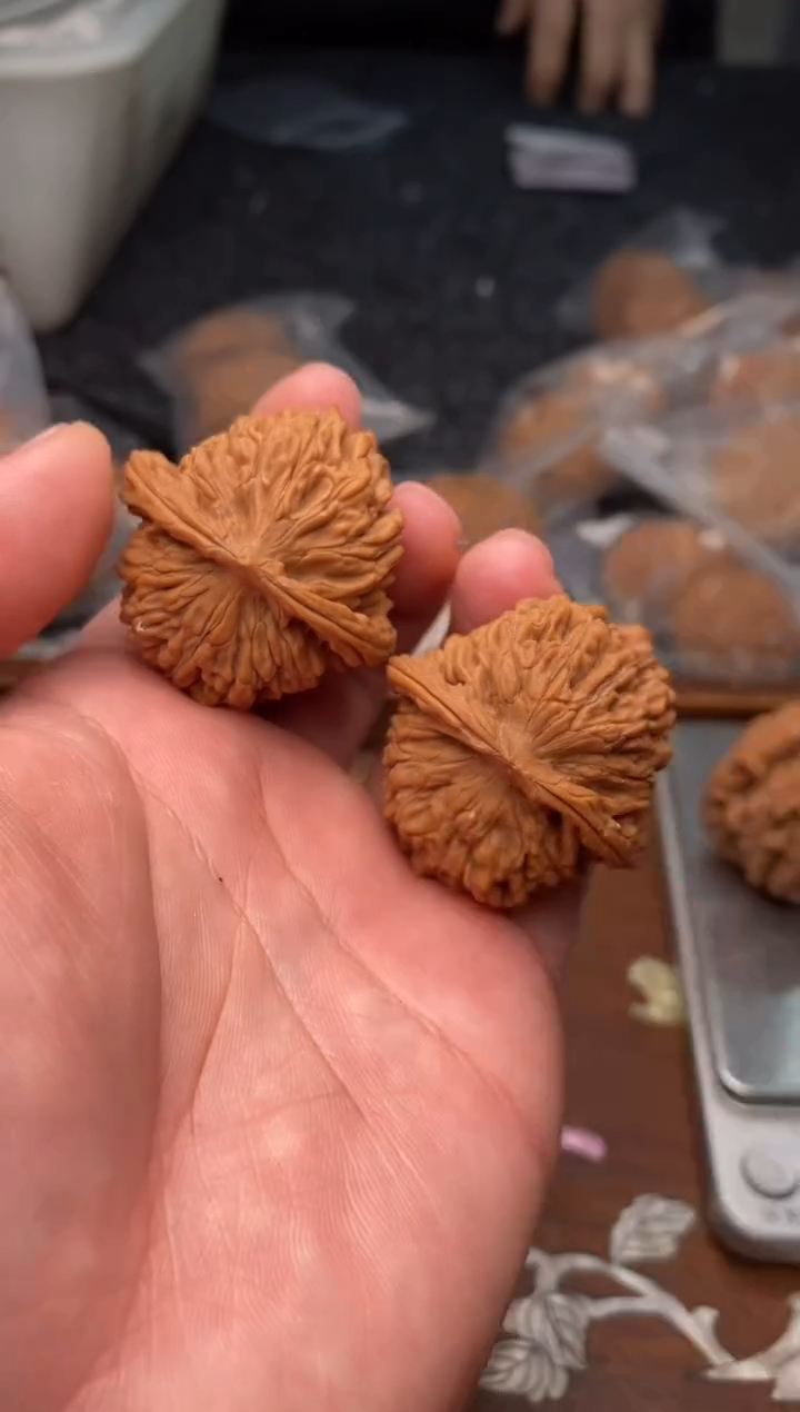 【闪购商品】文玩核桃把件G133号38尺四座楼