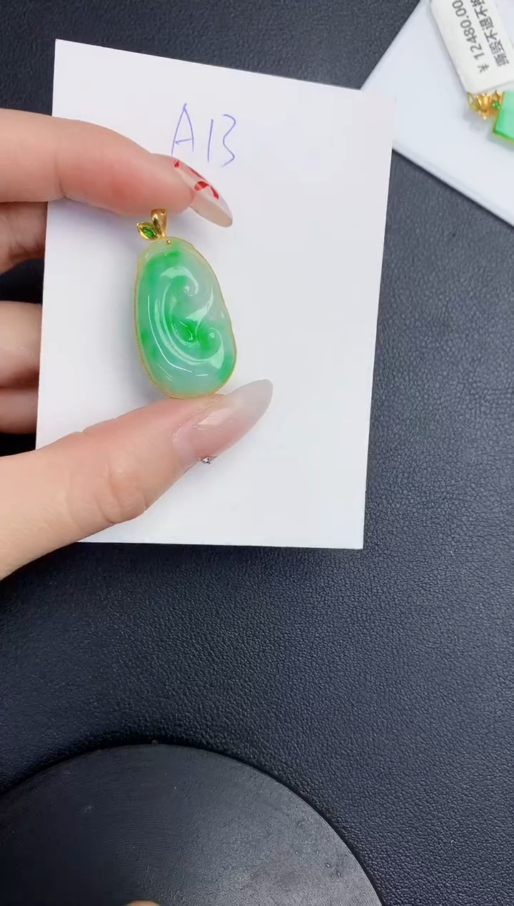 【闪购商品】翡翠颈饰18K金镶嵌000000000000