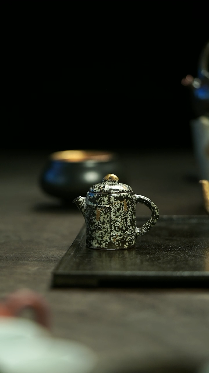 【闪购商品】张小恒陶泥岩玉釉小壶65cc