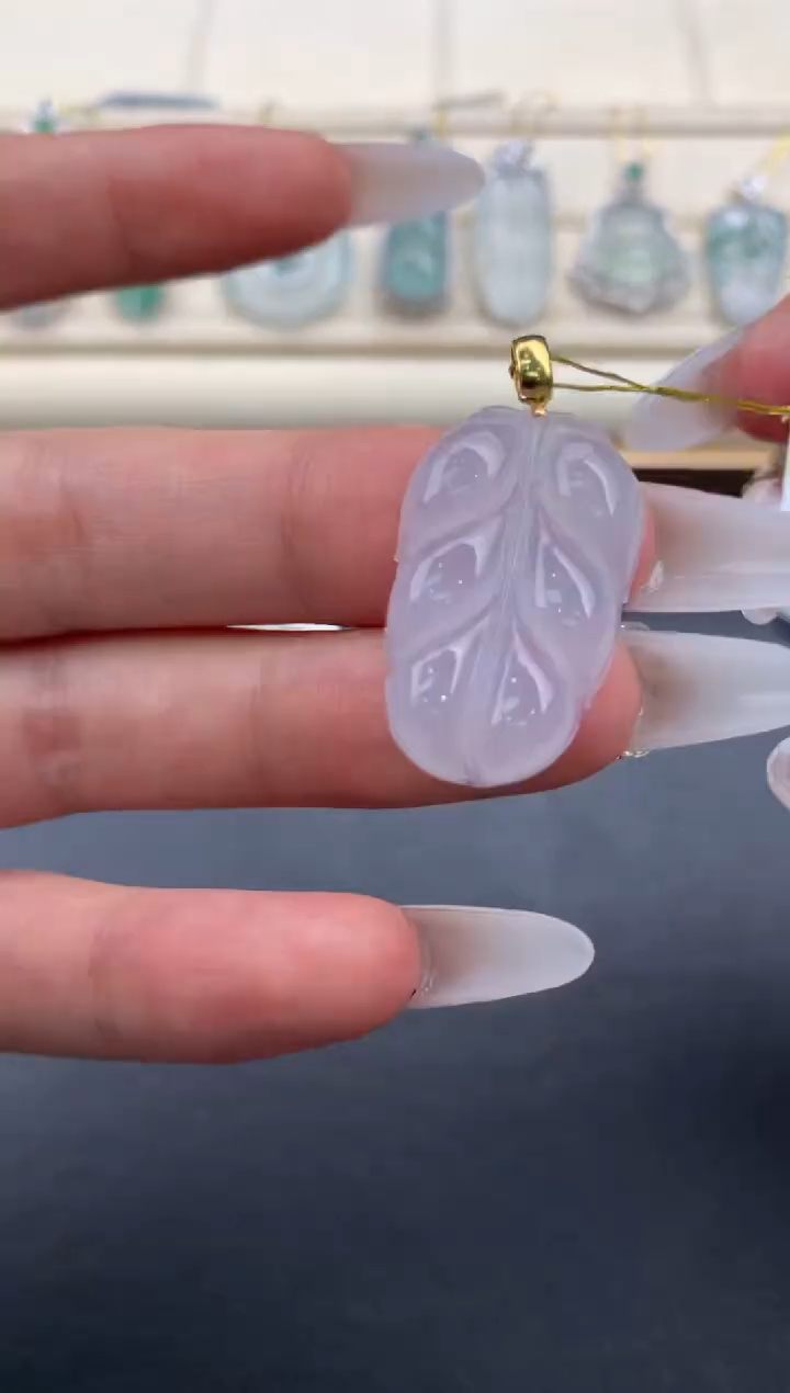 翡翠18K金镶嵌颈饰A500        