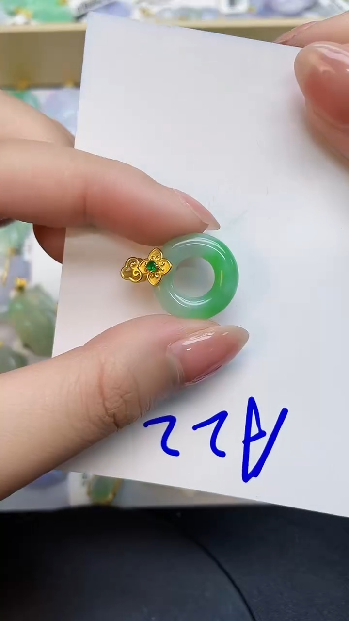 翡翠未镶嵌颈饰0000000000