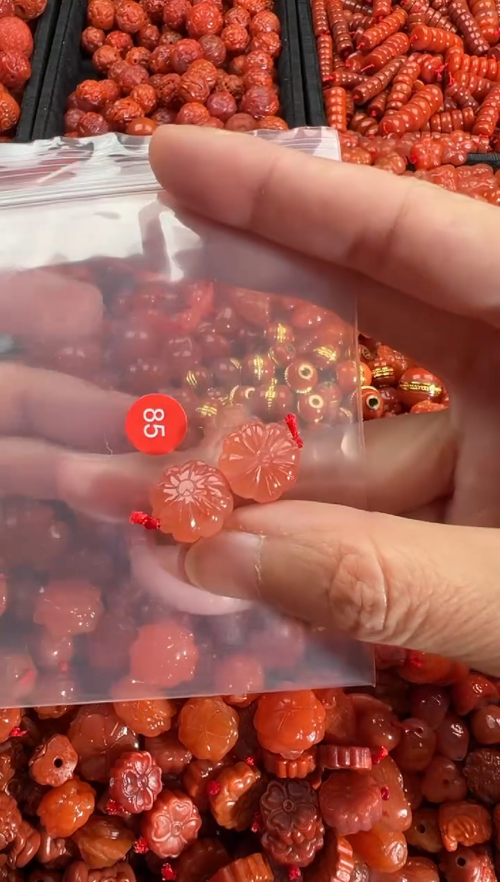 【闪购商品】南红玛瑙颈饰未镶嵌1