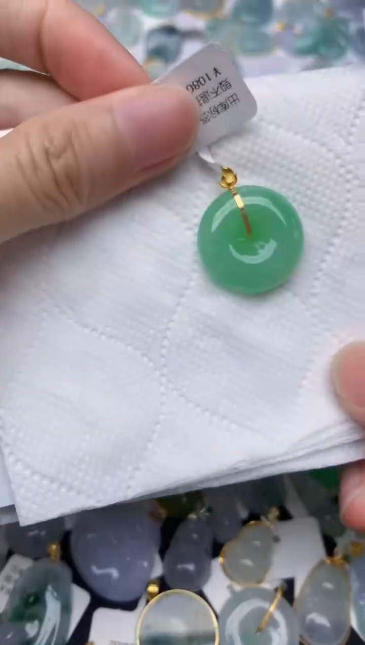 翡翠18K金镶嵌颈饰天然A货翡翠