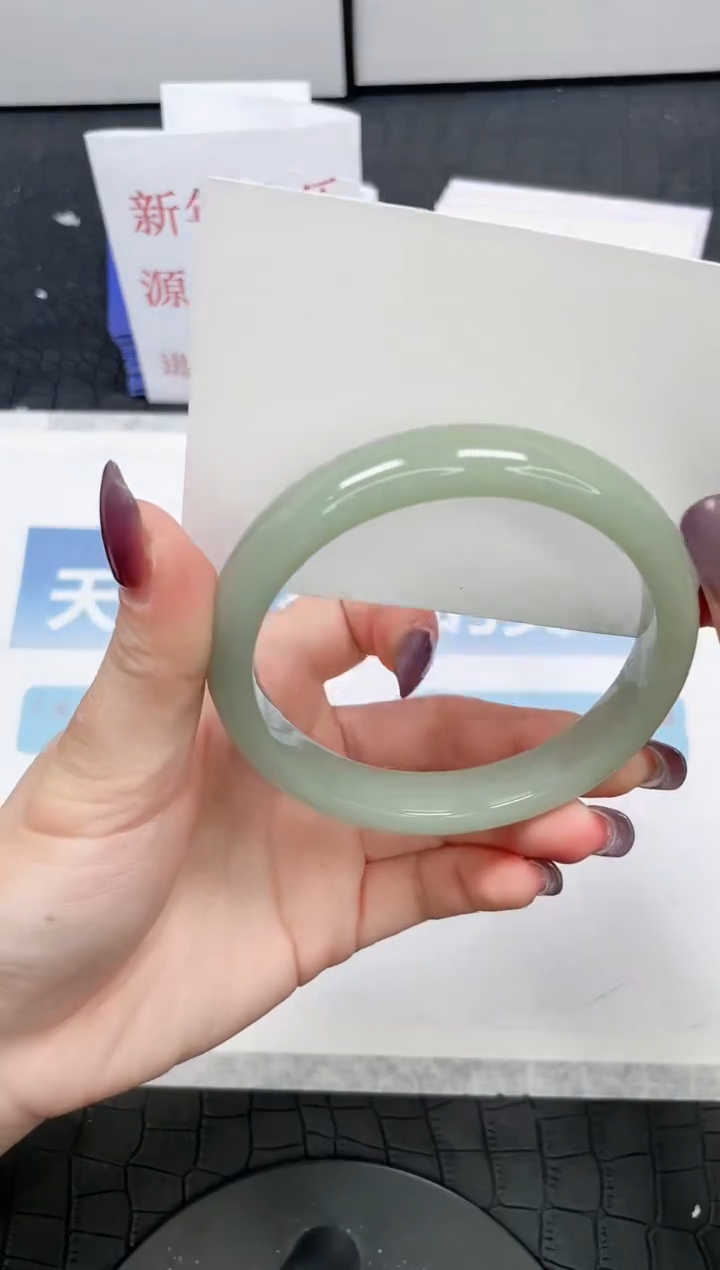 【闪购商品】石英质玉手镯未镶嵌308-63