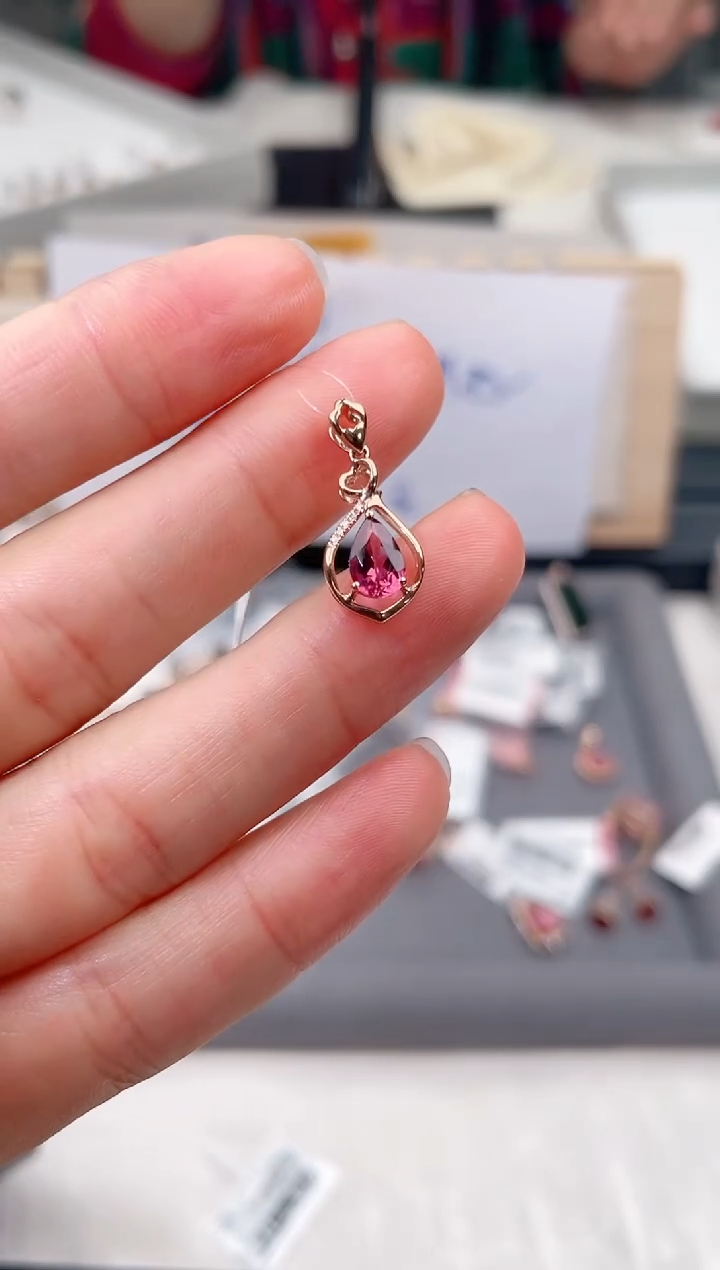 18K金镶嵌颈饰碧玺高货