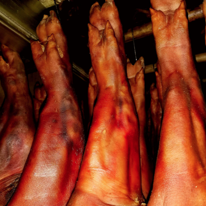 兴文苗乡特色柴火烟熏腊猪脚腊猪蹄