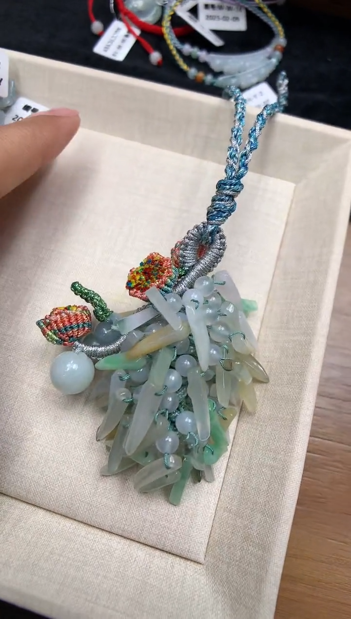 【闪购商品】翡翠颈饰18K金镶嵌车挂