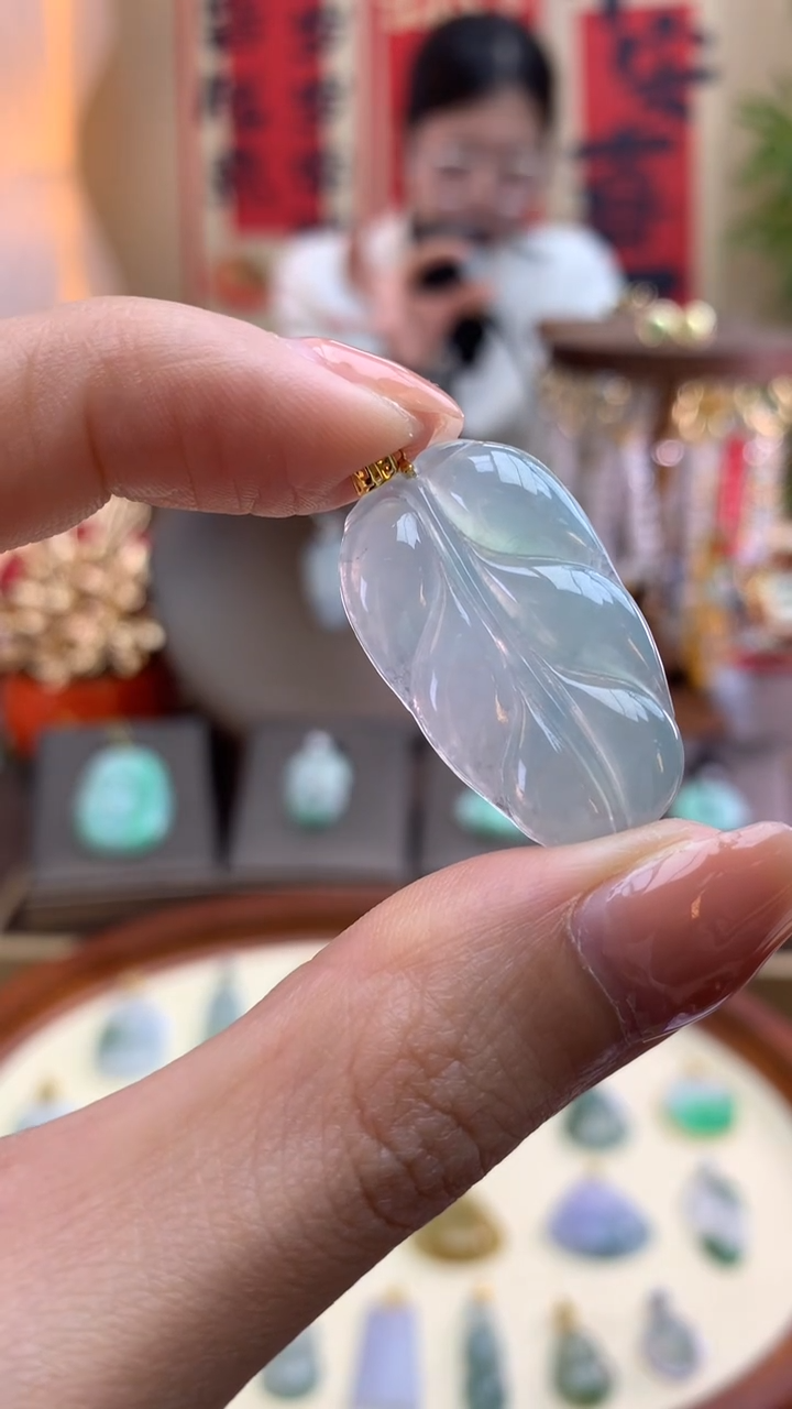 【闪购商品】翡翠颈饰18K金镶嵌叶子