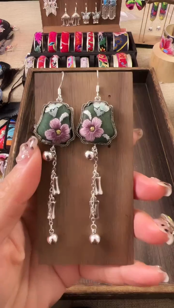 【闪购商品】织绣民族风老绣饰品039