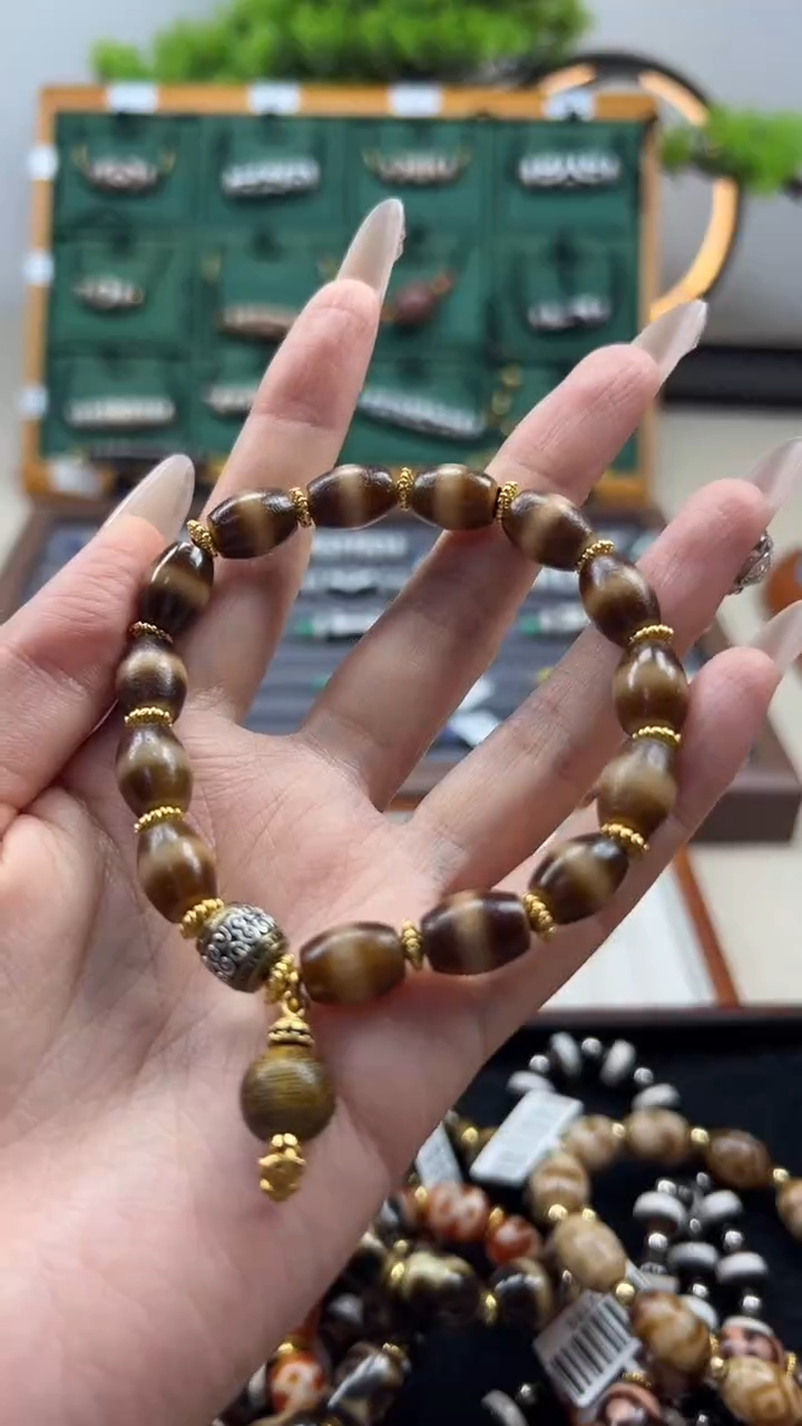 玛瑙/玉髓（覆膜）颈饰合金40微瑕随机发货