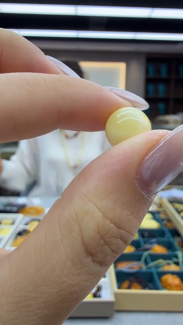琥珀颈饰未镶嵌19秒拍号 假一罚三 