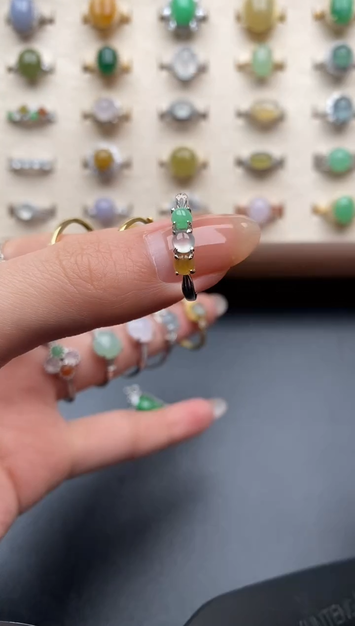 银S925镶嵌戒指翡翠一物一证一礼盒