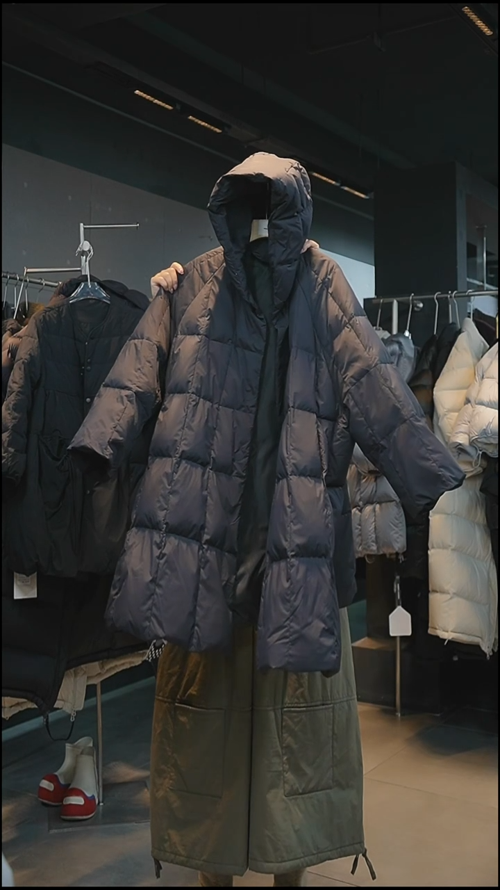 黑色羽绒外套黑色羽绒外套