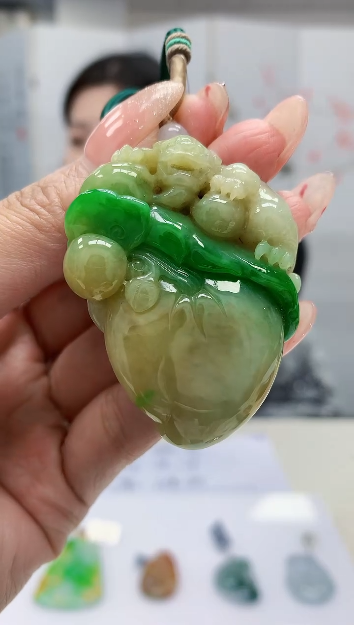 【闪购商品】定制翡翠未镶嵌0405MM-毛货挂件94