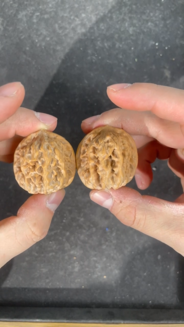 【闪购商品】文玩核桃把件36全品沉水虎