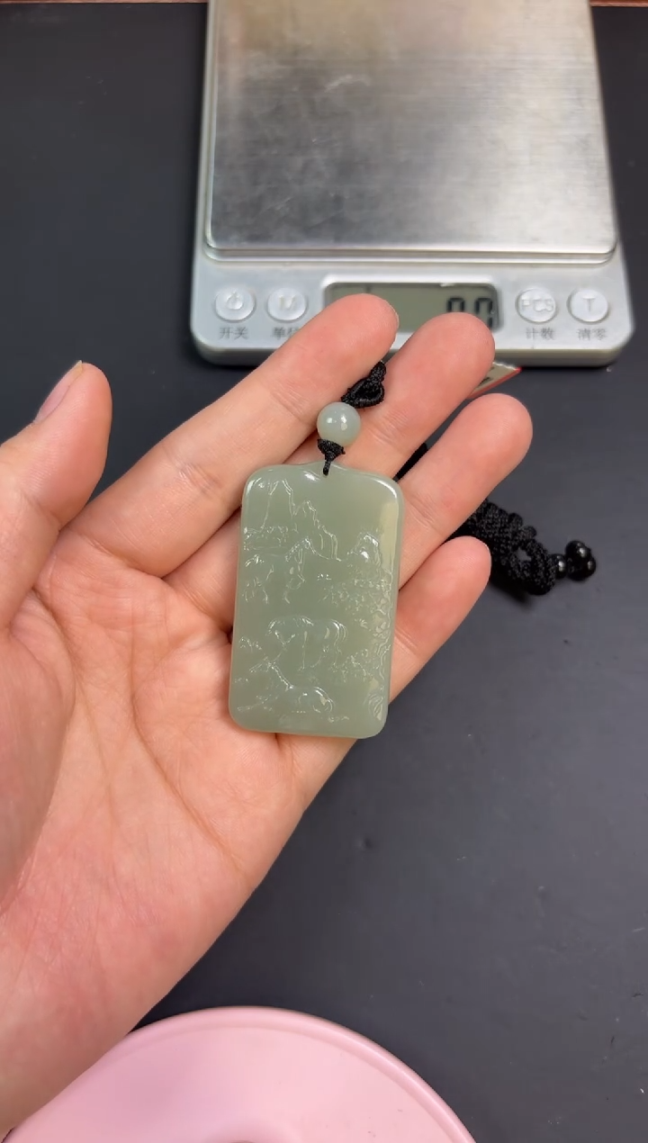 【闪购商品】和田玉吊坠(赠链)未镶嵌且末微色差近矿吊坠