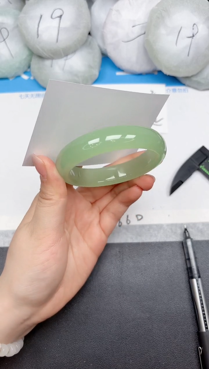 未镶嵌手镯石英质玉A297/54.2