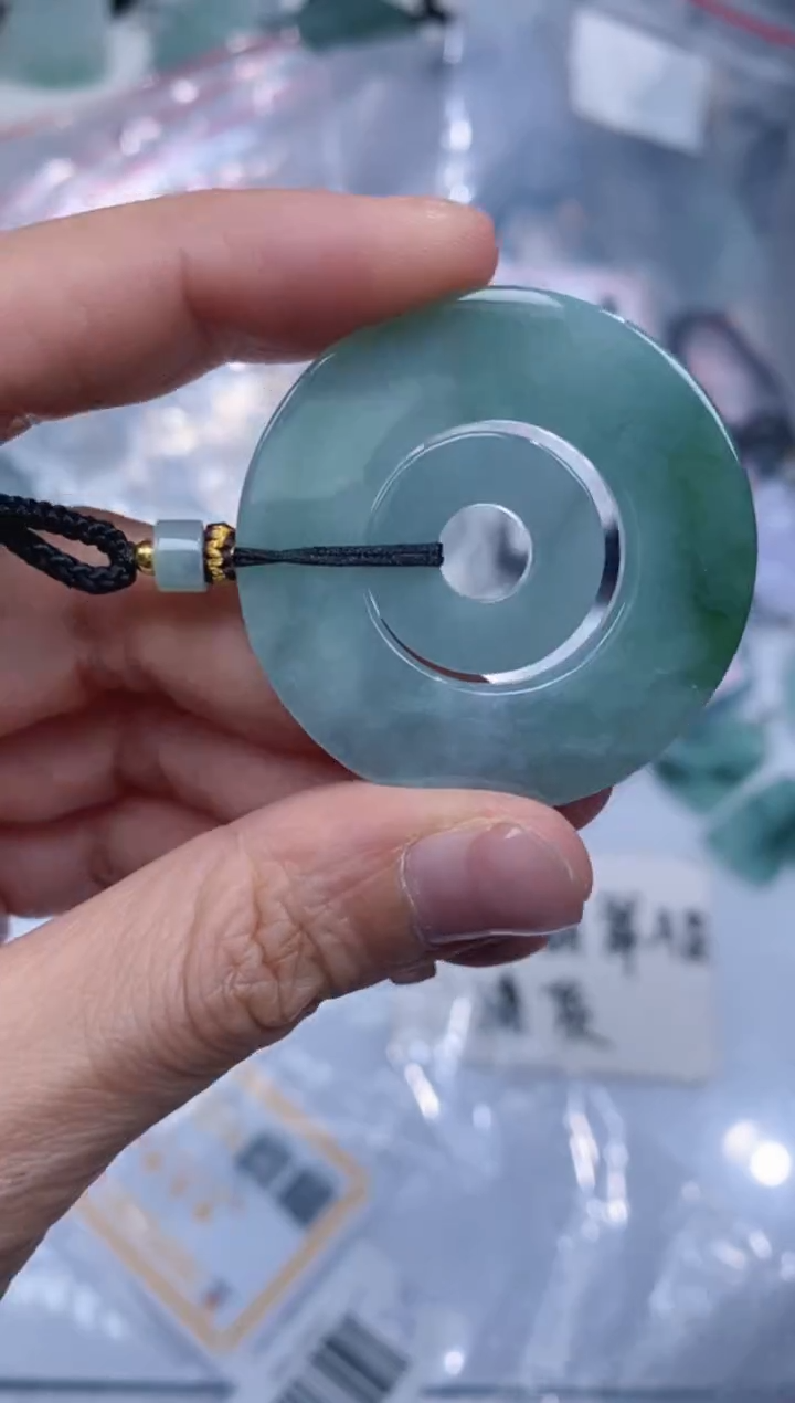 颈饰未镶嵌翡翠吊坠