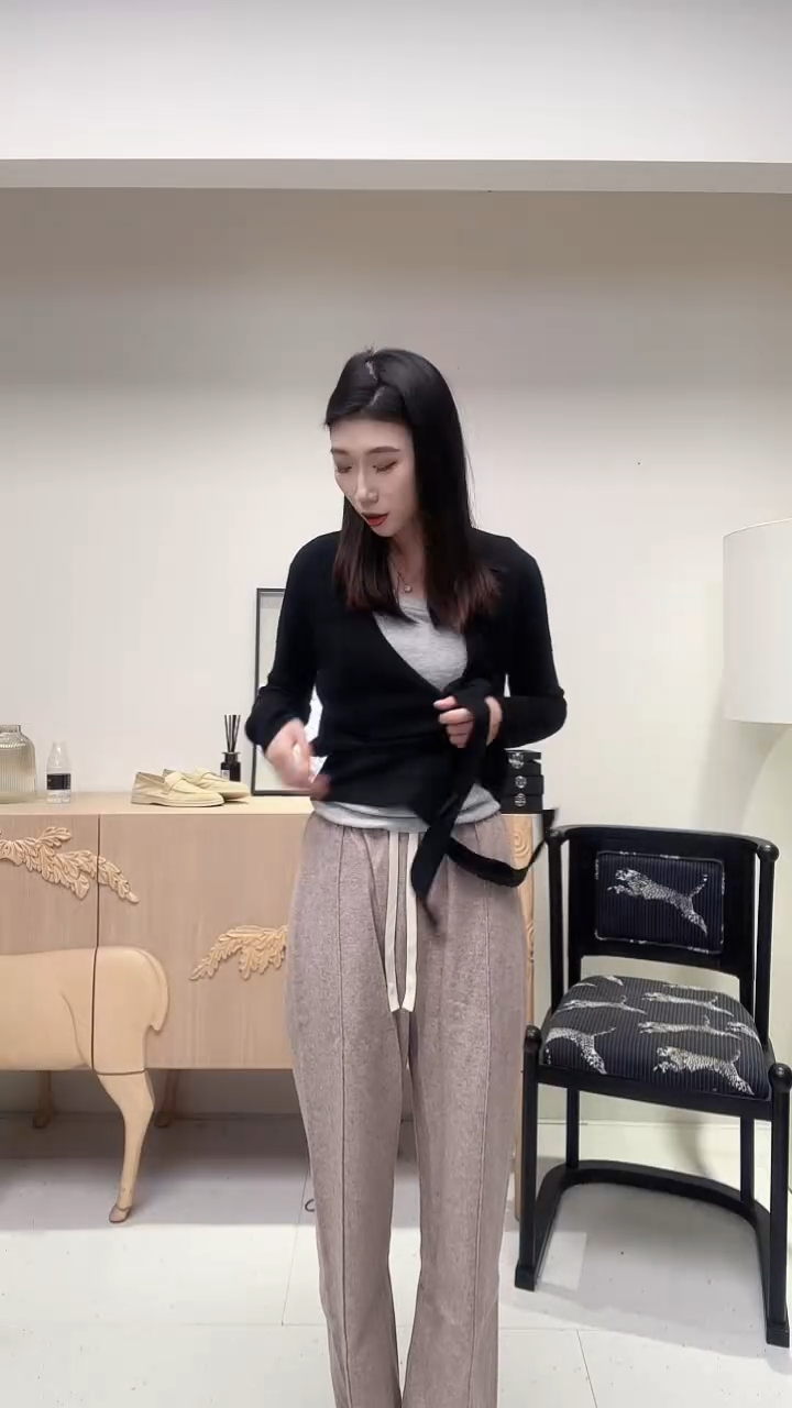 燕麦毛毛直筒裤 