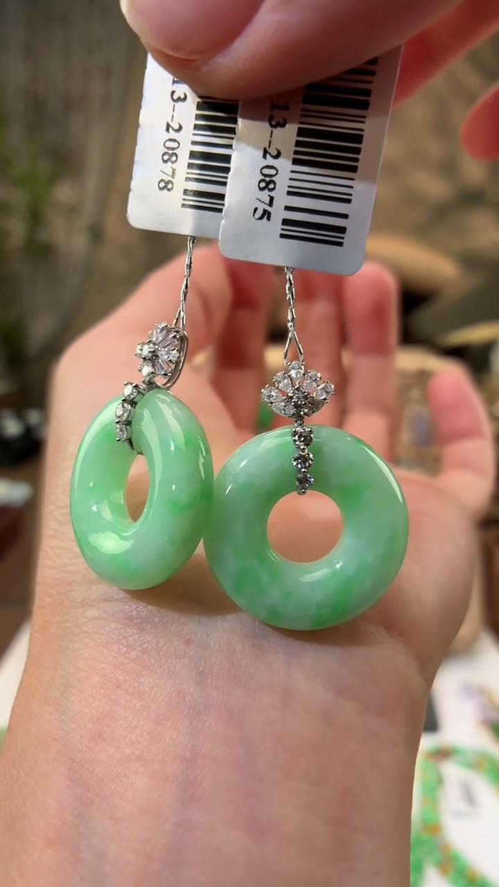 吊坠(不含链)18K金镶嵌翡翠甜甜圈 多样性发其一