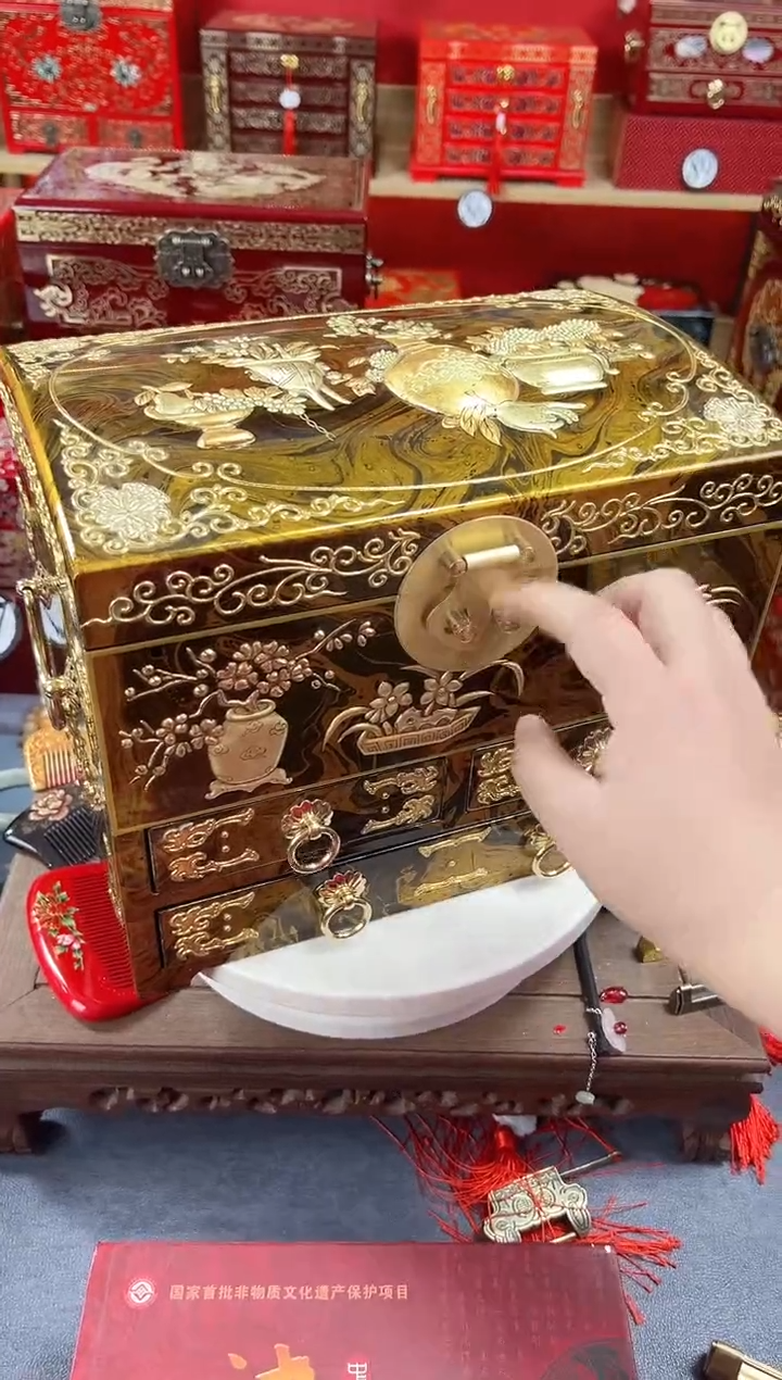 【闪购商品】30厘米四层三抽漂漆沥粉堆鼓铜扣平安